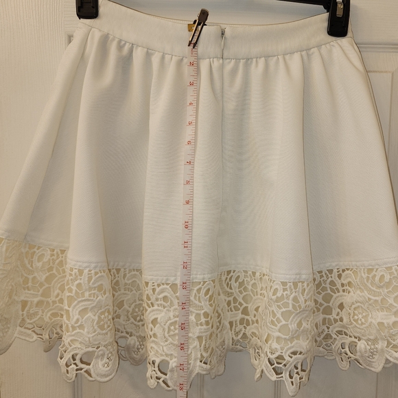 Express A-line mini skirt with lace bottom ivory size 4 - Picture 6 of 8